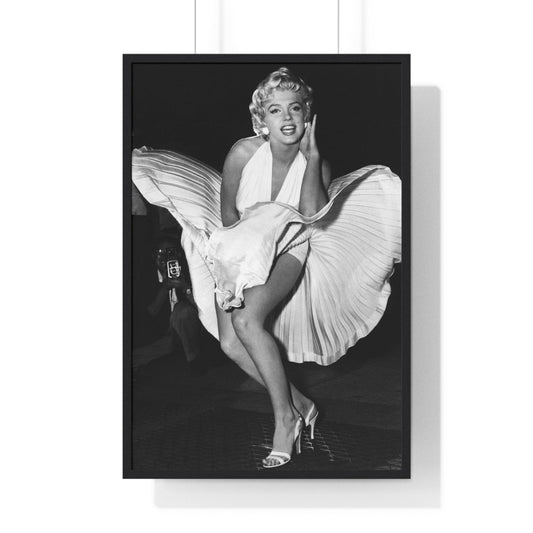 Poster 24″ x 36″ / Black Marilyn Monroe On Set, Framed Print