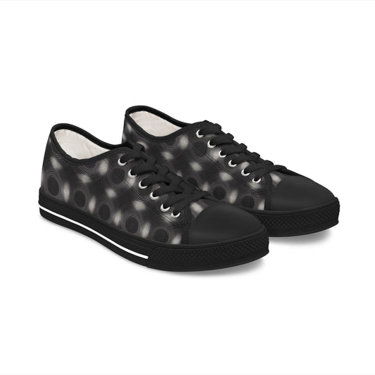 Shoes US 5.5 / Black sole Bass Women's Low Top Sneakers